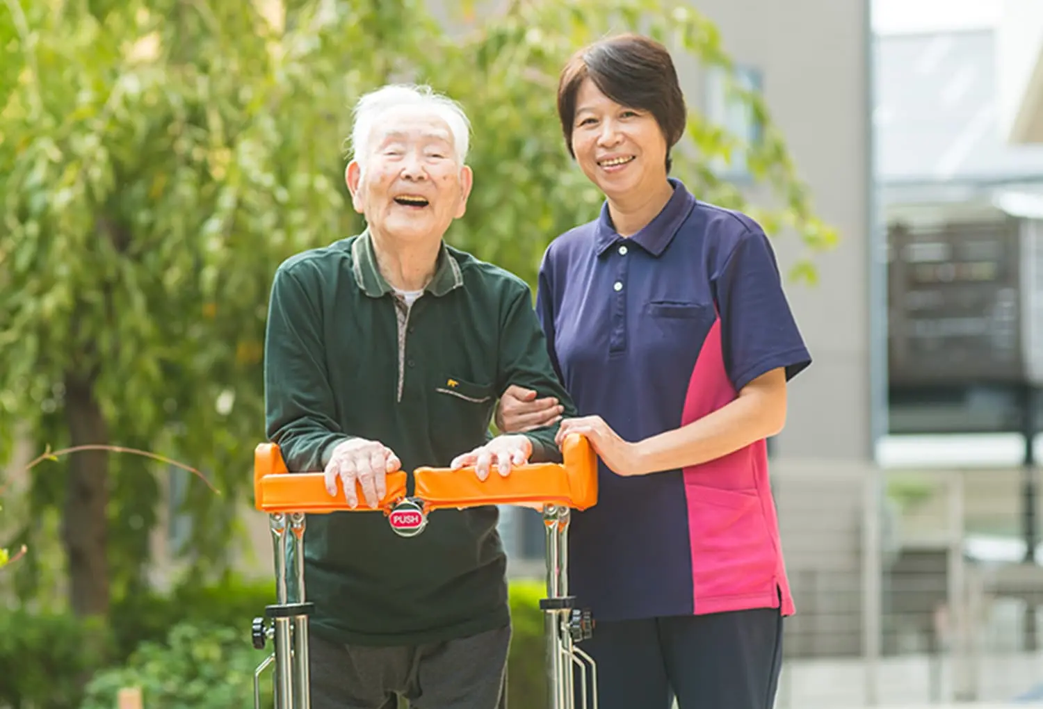 私たちと一緒に働きませんか？新卒・中途を問わず募集しています。